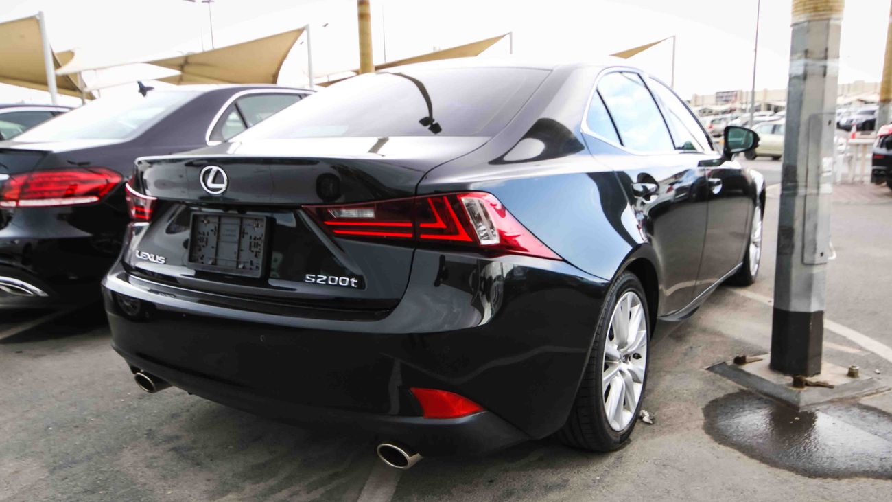 Lexus IS 200