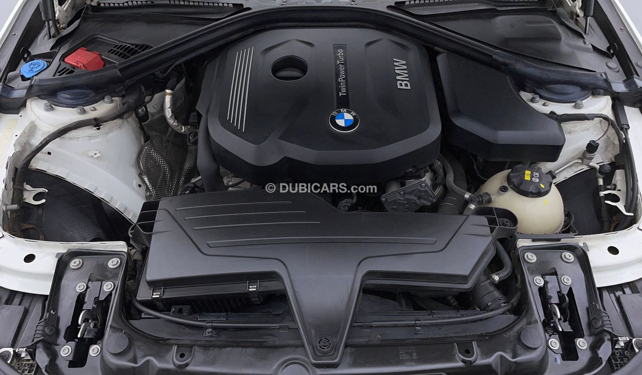 بي أم دبليو 318i EXCLUSIVE 1.5 | بدون دفعة مقدمة | اختبار قيادة مجاني للمنزل