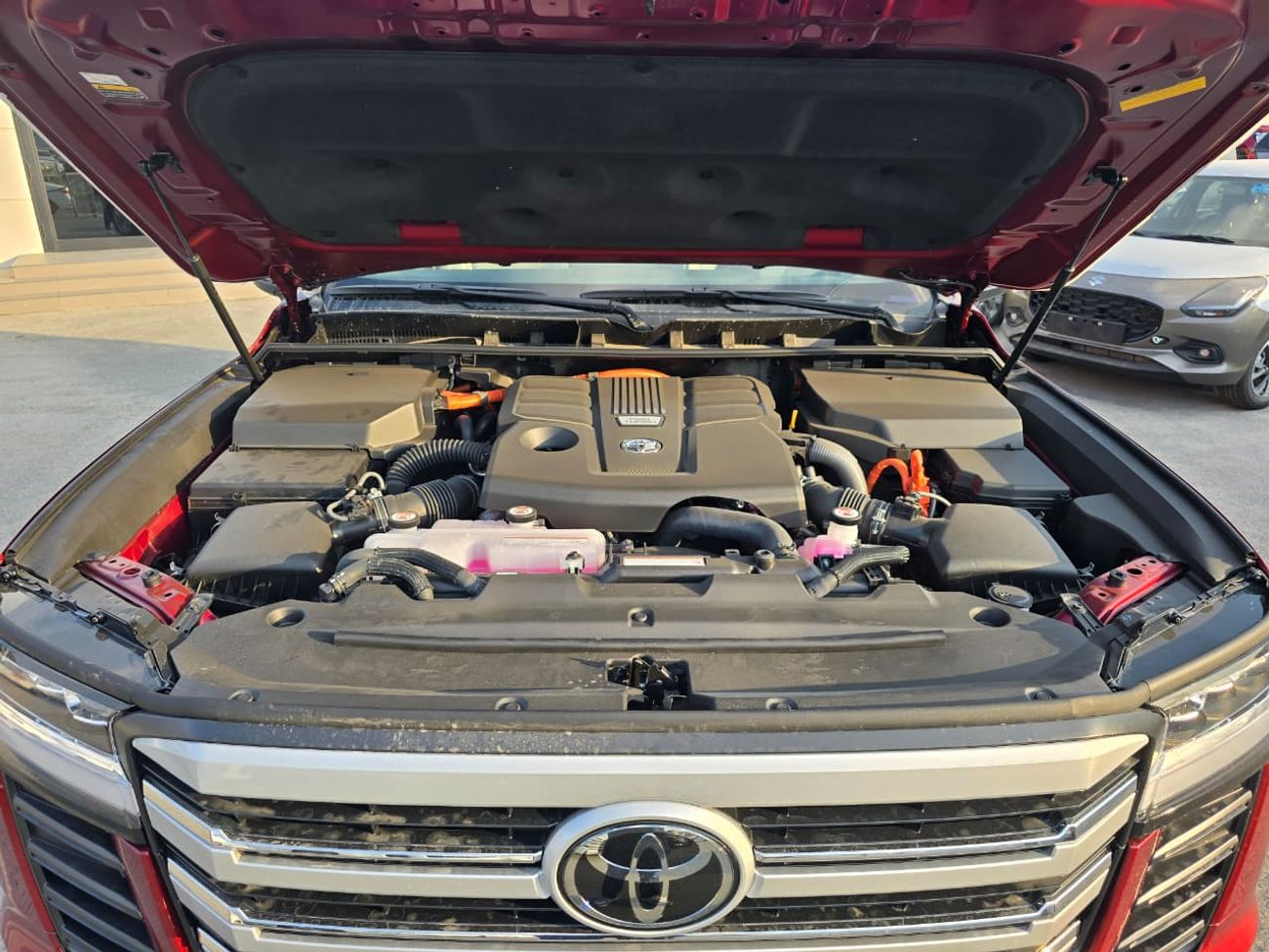 تويوتا لاند كروزر 3.5T VXR Hybrid