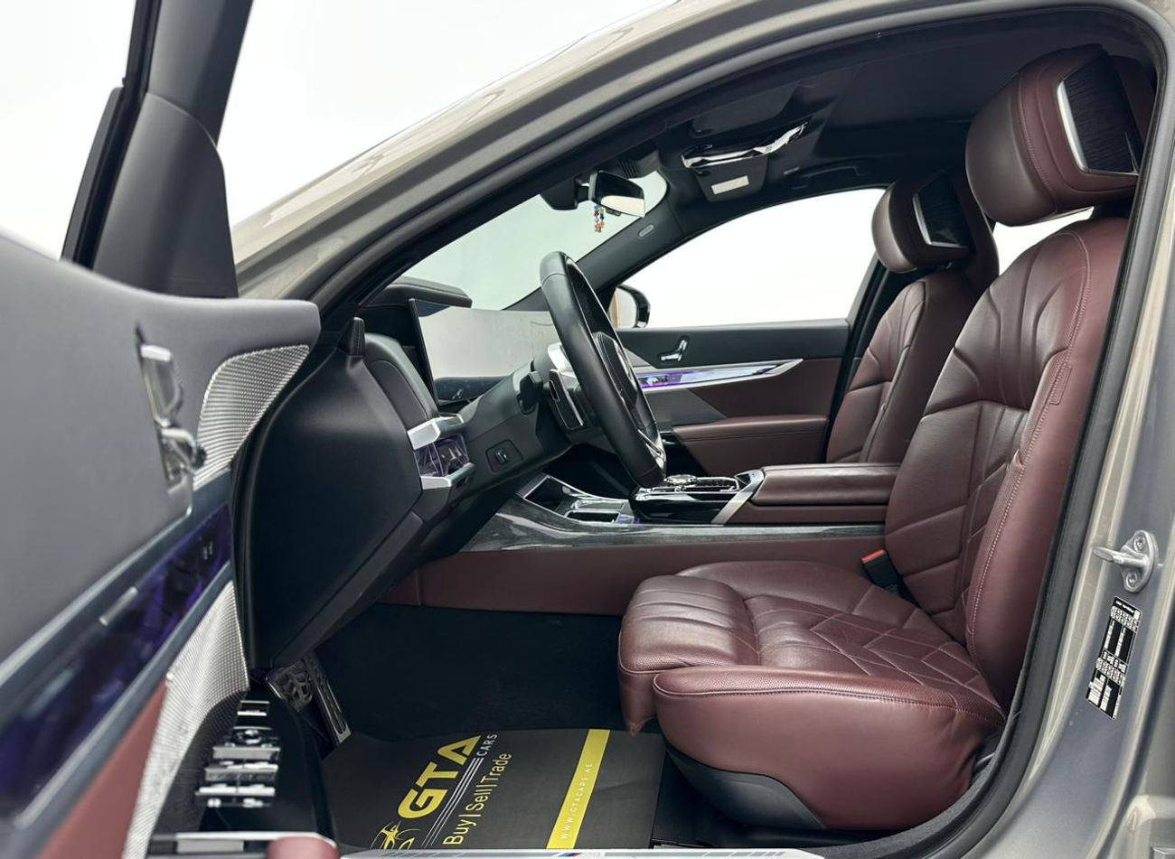 BMW 735i 2023 BMW 735i M-Sport, 2028 BMW Warranty and Service Pack, BMW Service History, GCC