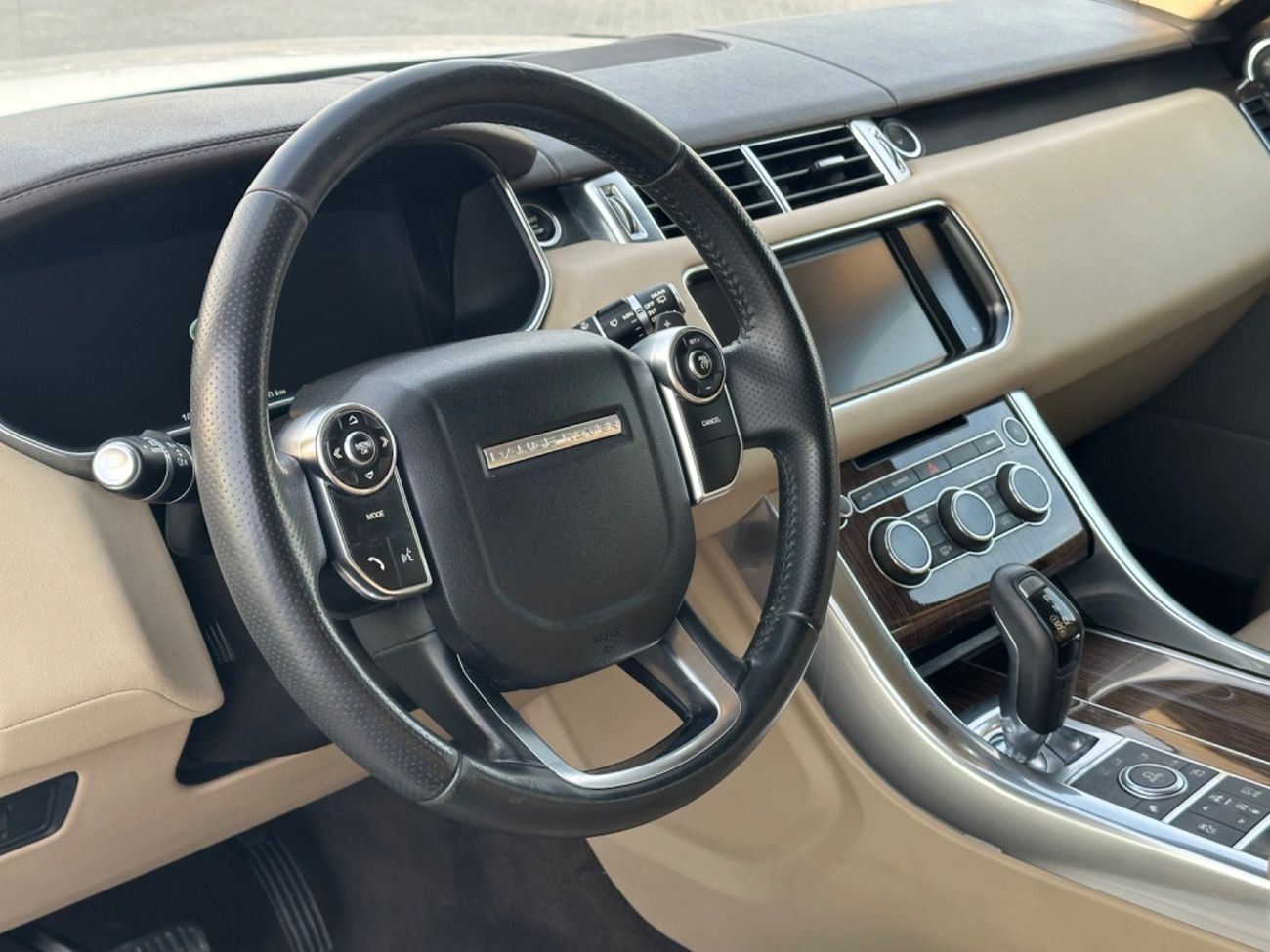 Land Rover Range Rover Sport HSE DYNAMIC 5.0L (525 HP) MODEL 2014 GCCCAR PERFECT CONDITION INSIDE AND OUTSIDE