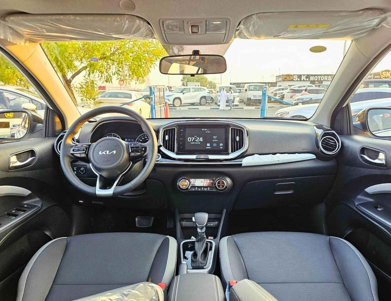 Kia KX1 DUAL TONE | 1.4L V4 PETROL | CVT WITH SUNROOF | PUSH START | DVD CAMERA | CODE # KX1FT