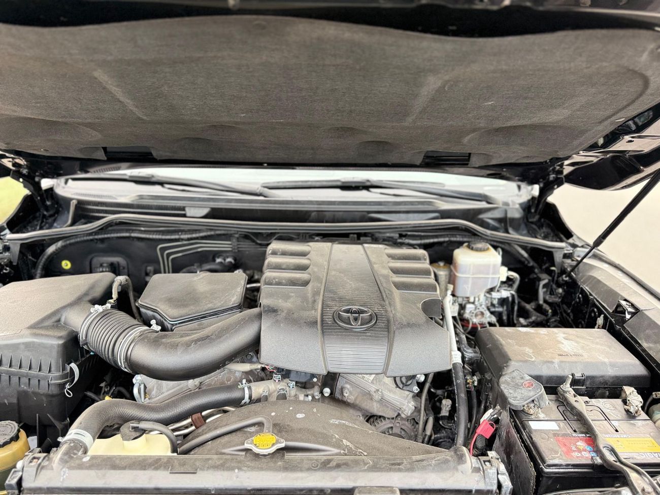 تويوتا لاند كروزر Toyota Landcruiser 2014 LHD Gcc specs 8seats 5doors 4x4 LHD