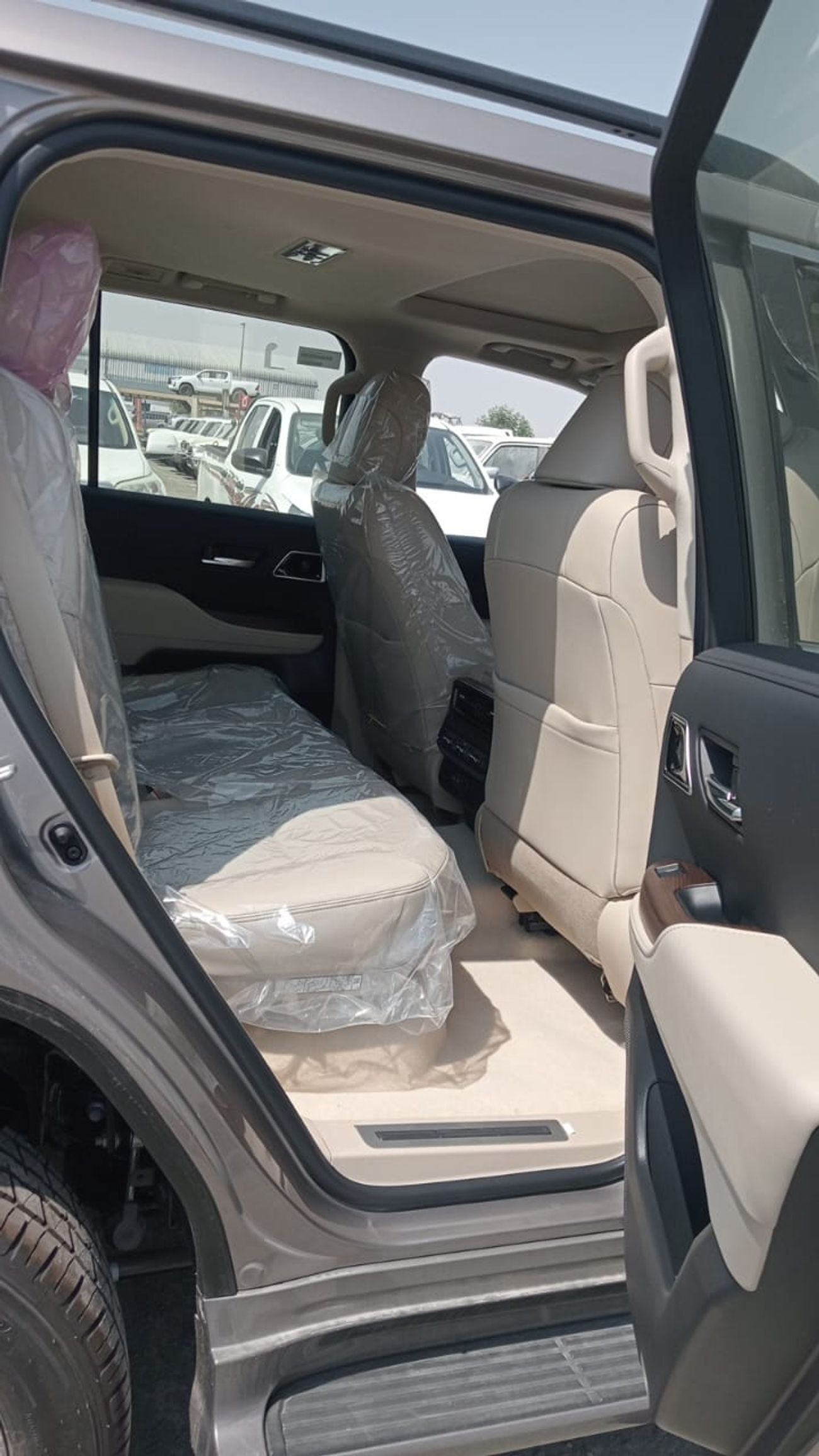 Toyota Land Cruiser VX 3.3L LC300 VX+ 3.3L Twin Turbo Diesel 2025