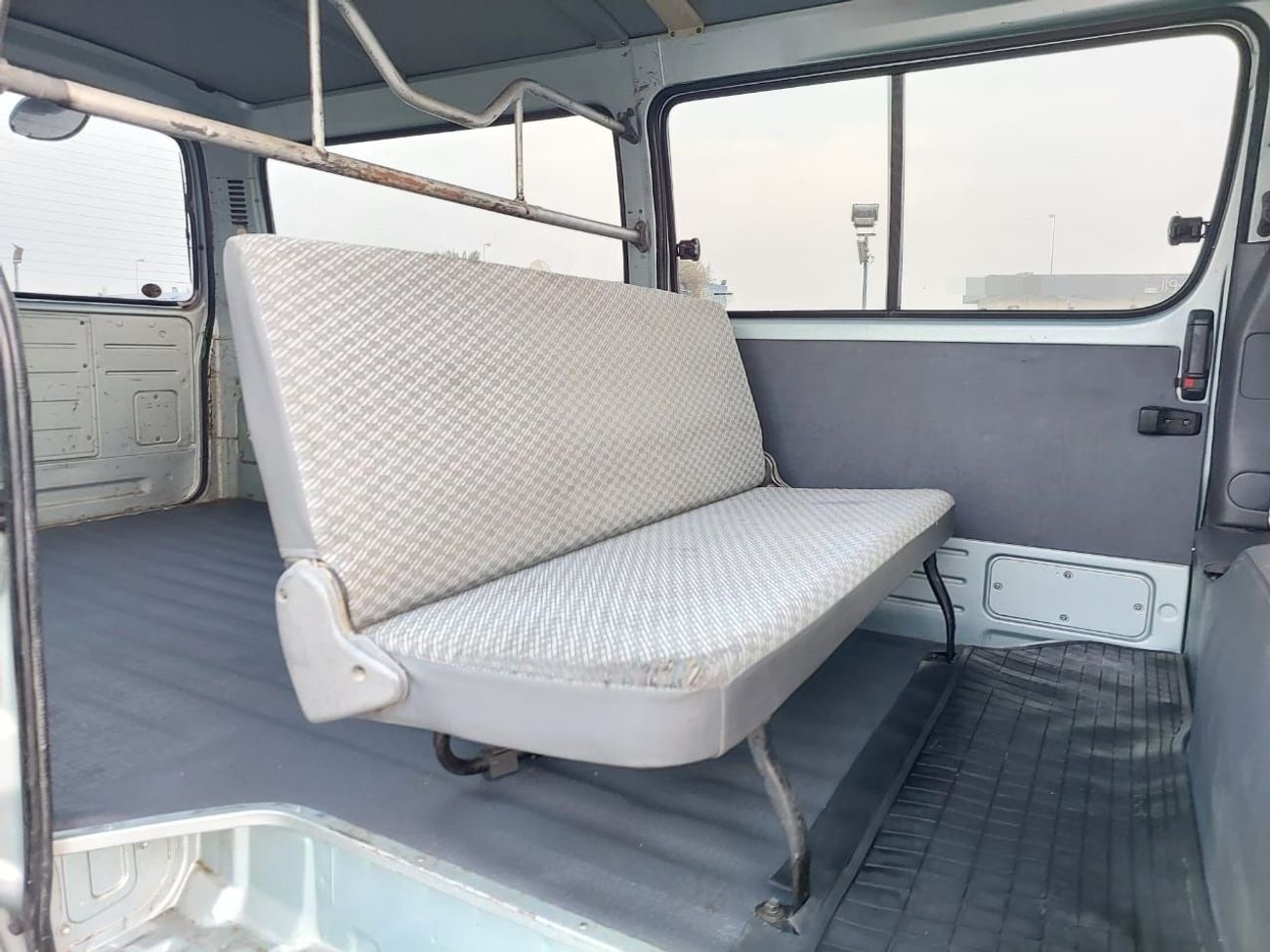 Toyota Hiace TOYOTA HIACE VAN RHD 1999 MODEL 2.0 L PETROL MANUAL(PM52852)