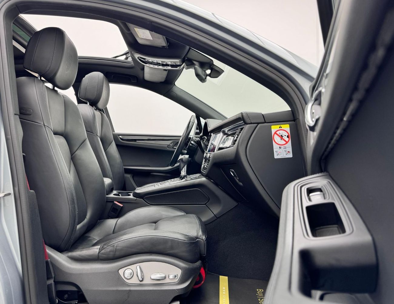 Porsche Macan Std 2.0L (252 HP) 2019 Porsche Macan, Full Porsche Service history, Warranty, Excellent Condition, L