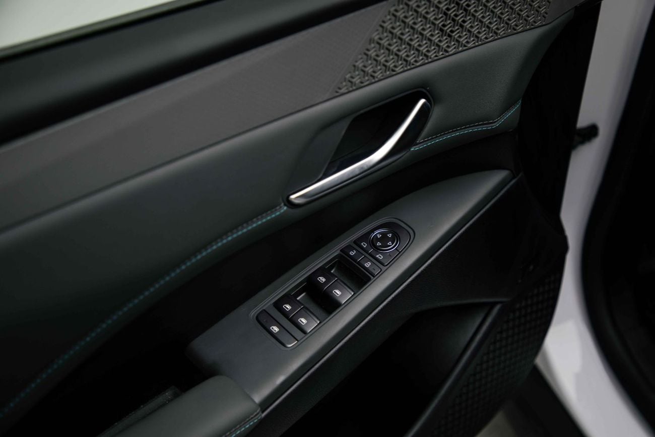 بي واي دي كين بلاس DM-i Progressive 1.5L - White Inside Black | Export Only