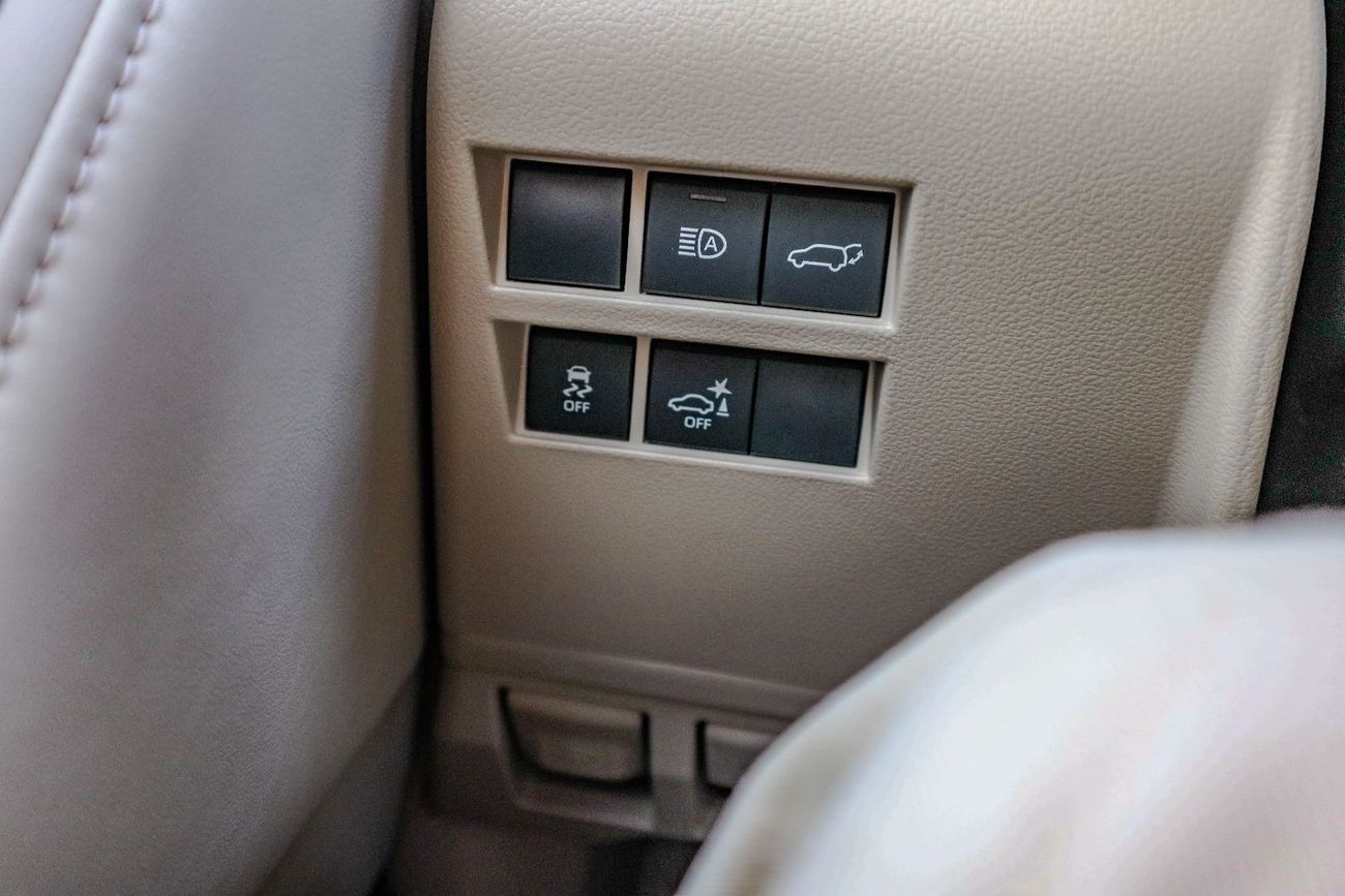 Toyota Land Cruiser Toyota Land Cruiser 300 Series (GRJ300) VXR 4.0L,