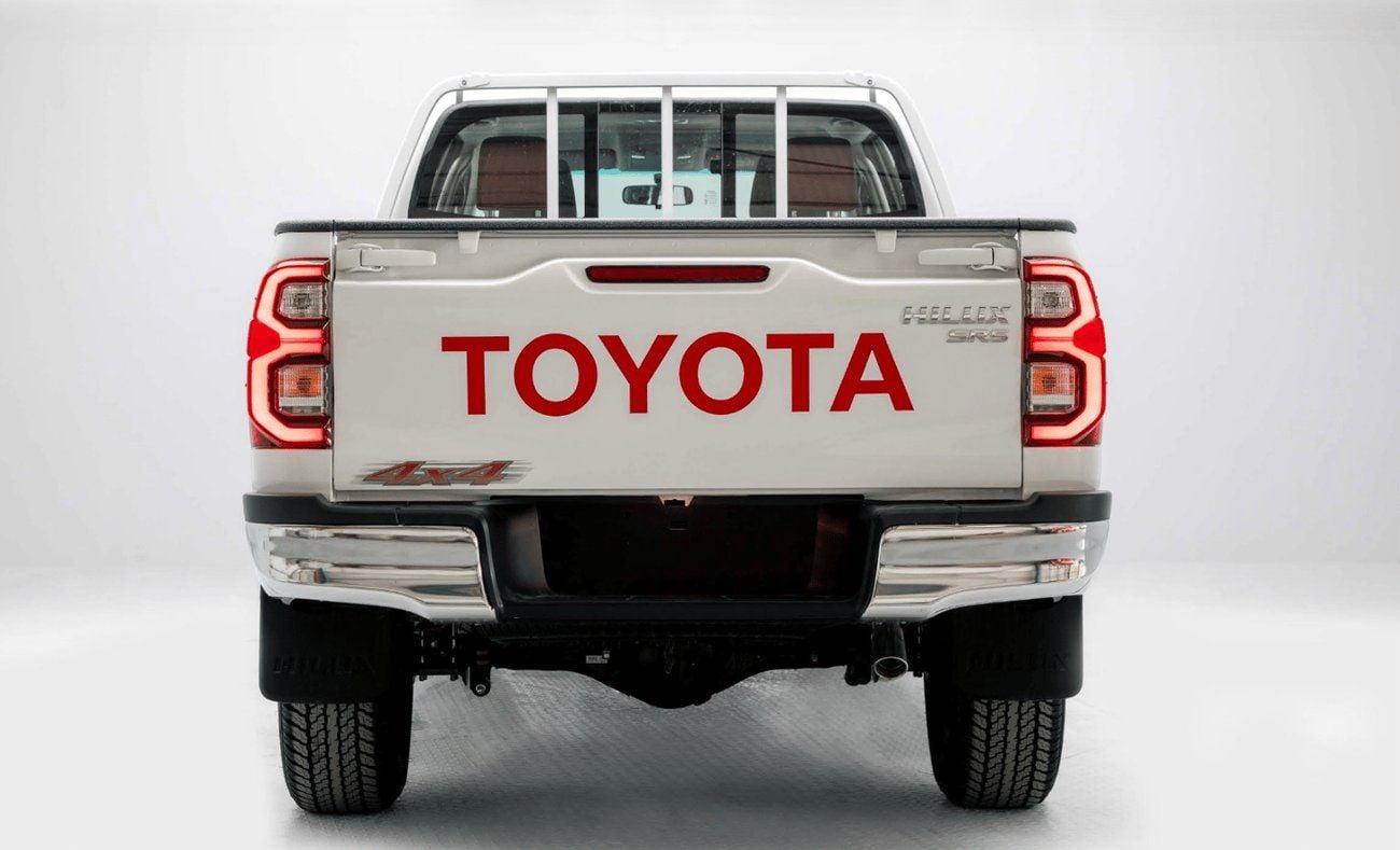 Toyota Hilux SR5 GCC 2.7L 4Cyl Manual Petrol Pick Up Truck 4WD 5 Seats 4 Door GCC 2.7L Manual Petrol