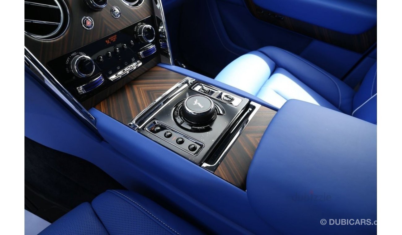 Rolls-Royce Cullinan WHITE/BLUE Local Registration + 5%