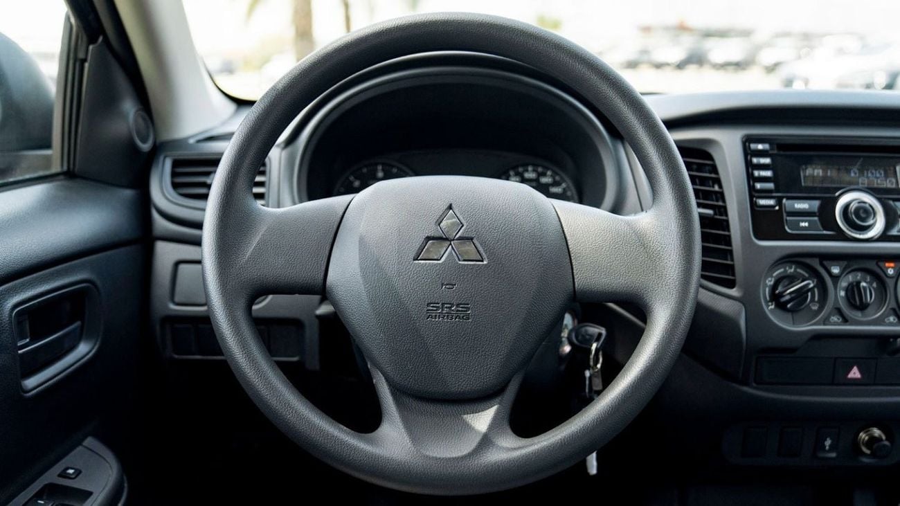 Mitsubishi L200 (LHD) MITSUBISHI L200 DC GL 2.5D MT 4WD MY2023 - SILVER