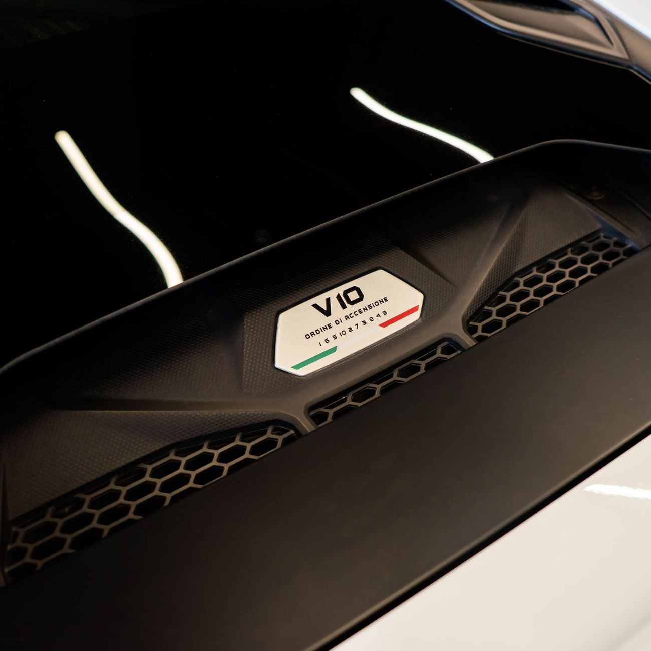 لامبورغيني هوراكان EVO Coupe AED 12,457 P.M • 0% Downpayment • Lamborghini Huracan EVO • 1 Year Warranty