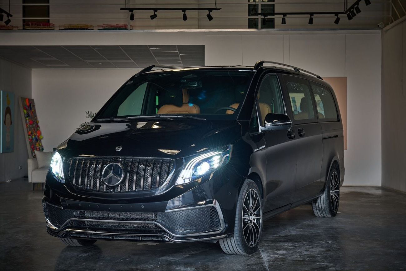 مرسيدس بنز V 300 2026 “L’ENTOURAGE” - Handcrafted by ROYAL CUSTOMS in Dubai (5 Year Warranty)