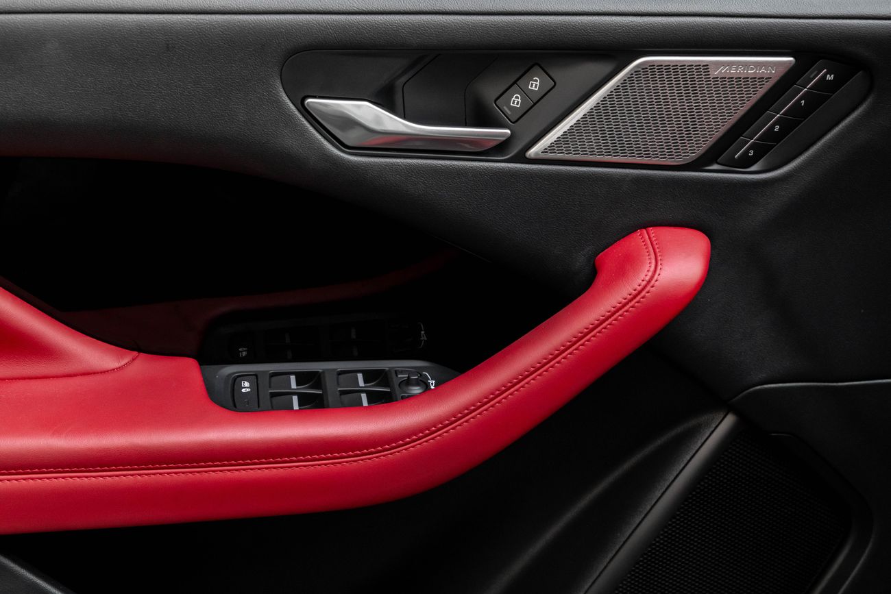 Jaguar I Pace I-Pace SE EV400 | 2,546 P.M | 0% Downpayment | AGENCY WARRANTY