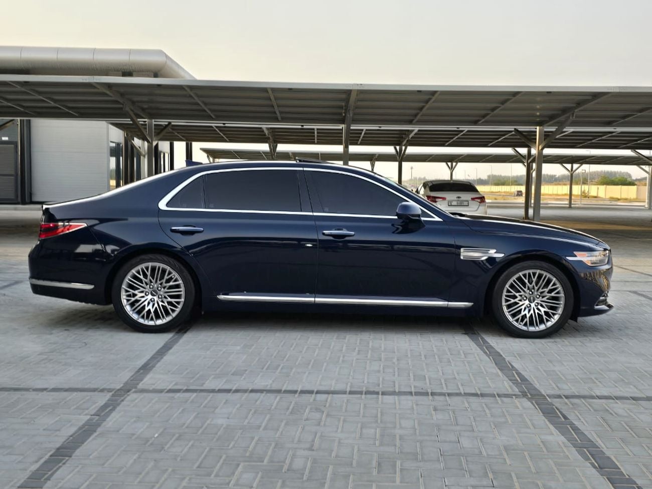 جينيسس G90 PLATINUM