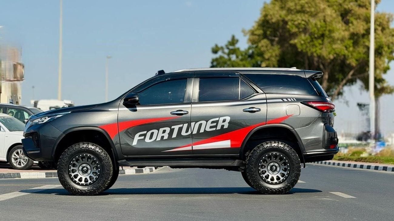 Toyota Fortuner ROOF MOUNTED LED LIGHTS | CONTROLLER SPEAKER MICROPHONE | PUSH START ENGINE | PARKING SENSOR | DIGIT