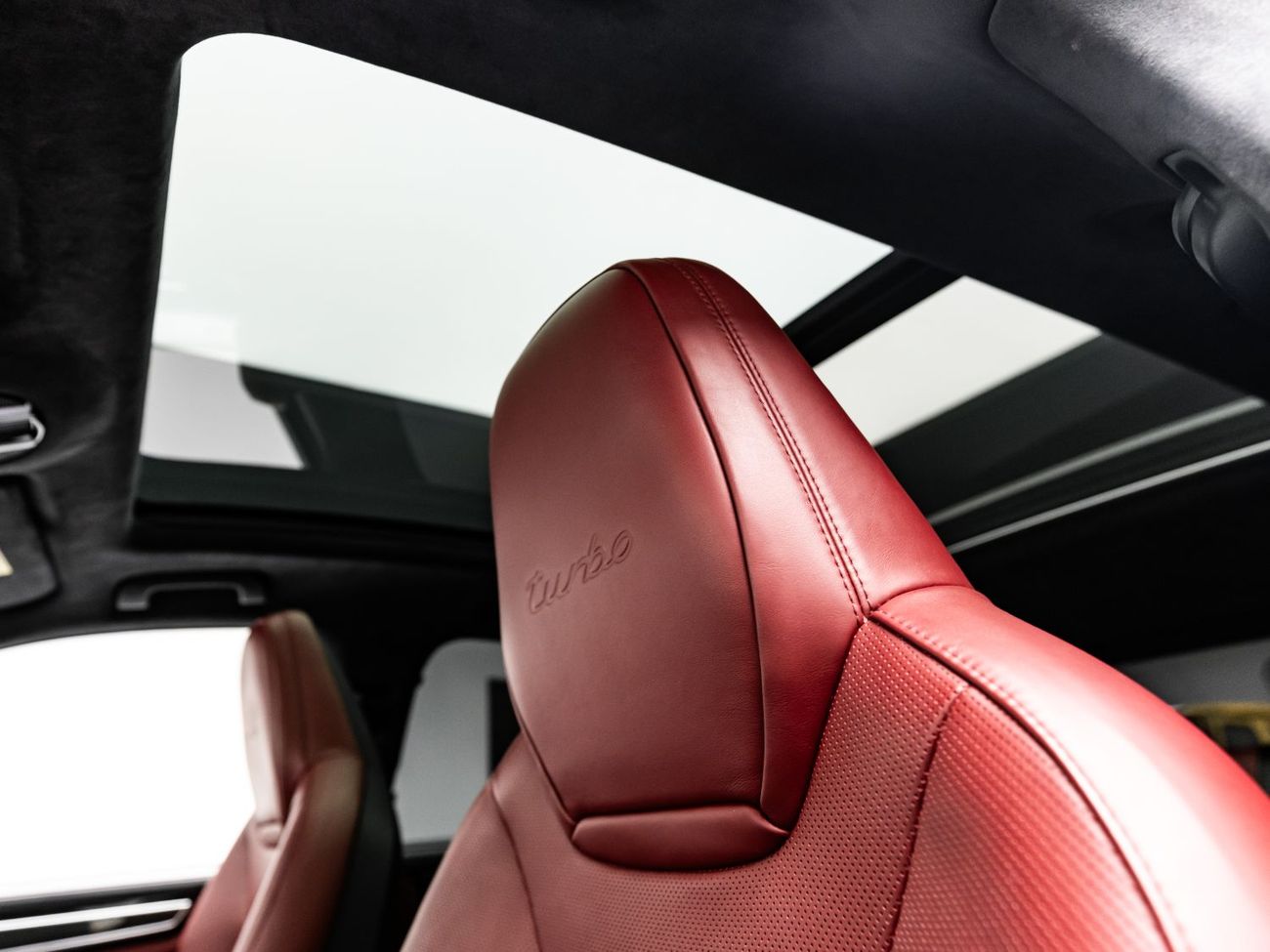 Porsche Cayenne Turbo 4.0L (550 HP) 2019 Porsche Cayenne Turbo, June 2026 Porsche Warranty, Full Service History, Lo