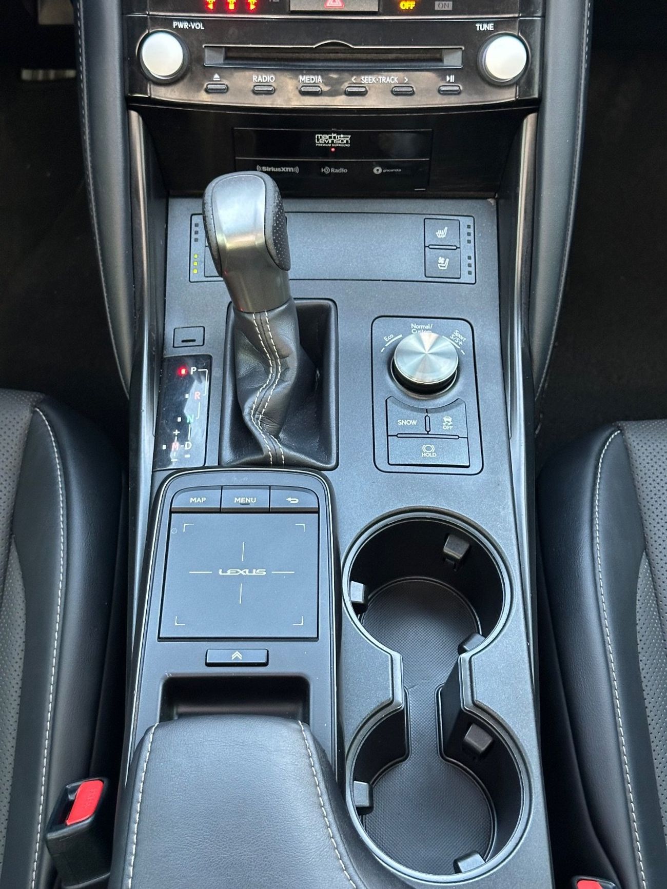 Lexus IS350 F Sport Platinum AWD 3.5 L | Cooling and heating seats | Radar, Road Assist system | Full option