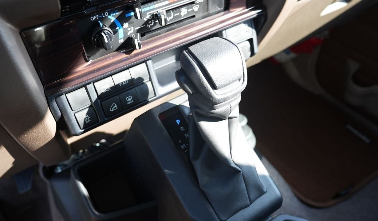 Toyota Land Cruiser 70 TOYOTA LC76 5DOORS PETROL 4.0L A/T MODEL 2025 40TH ANNIVERSARY FULL OPTION