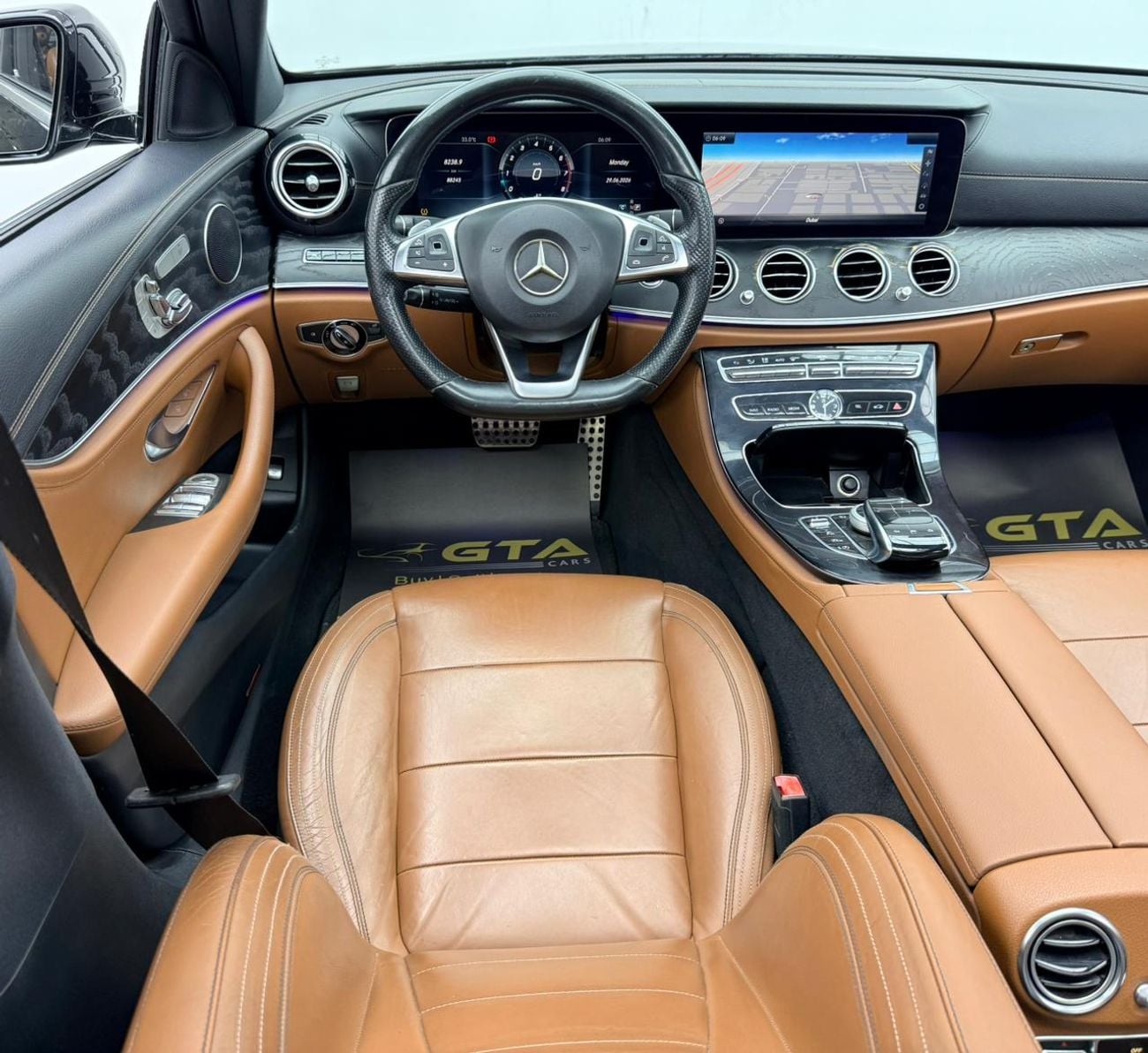 Mercedes Benz E400 STD 2017 Mercedes-Benz E400 4MATIC, Full Service History, Excellent Condition, GCC Specs