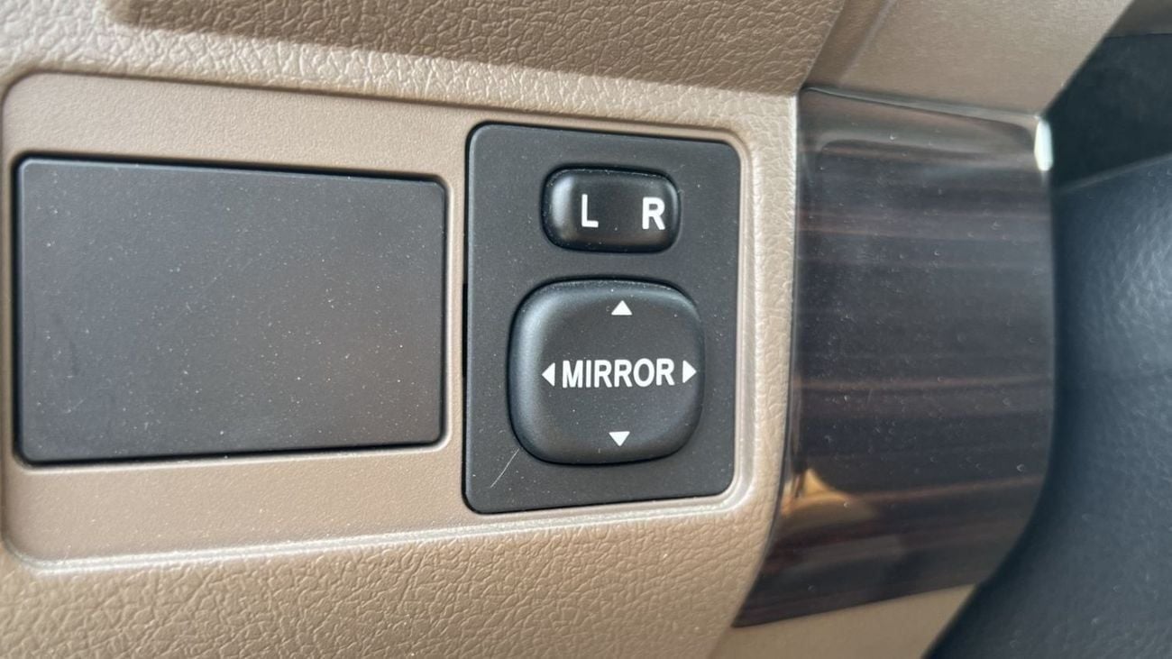 تويوتا لاند كروزر بيك آب 4.0L Double Cab