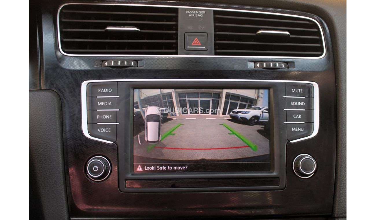 Volkswagen Golf GTI ACCIDENTS FREE - GCC - PERFECT CONDITION INSIDE OUT - 2000 CC - FULL OPTION