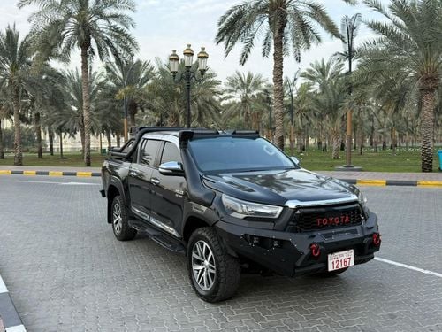 Toyota Hilux SR5 with full option 4x4
