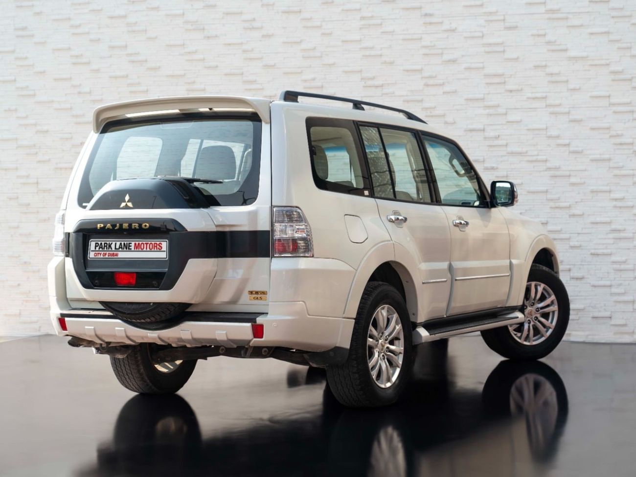 Mitsubishi Pajero GLS Highline 3.8L (243 HP)