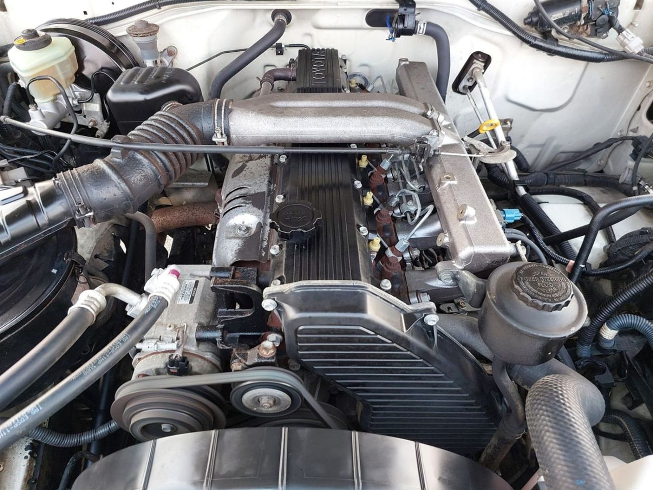 Toyota Land Cruiser TOYOTA LAND CRUISER SUV RHD 2017 MODEL 4.2 L DIESEL MANUAL(PM89627)