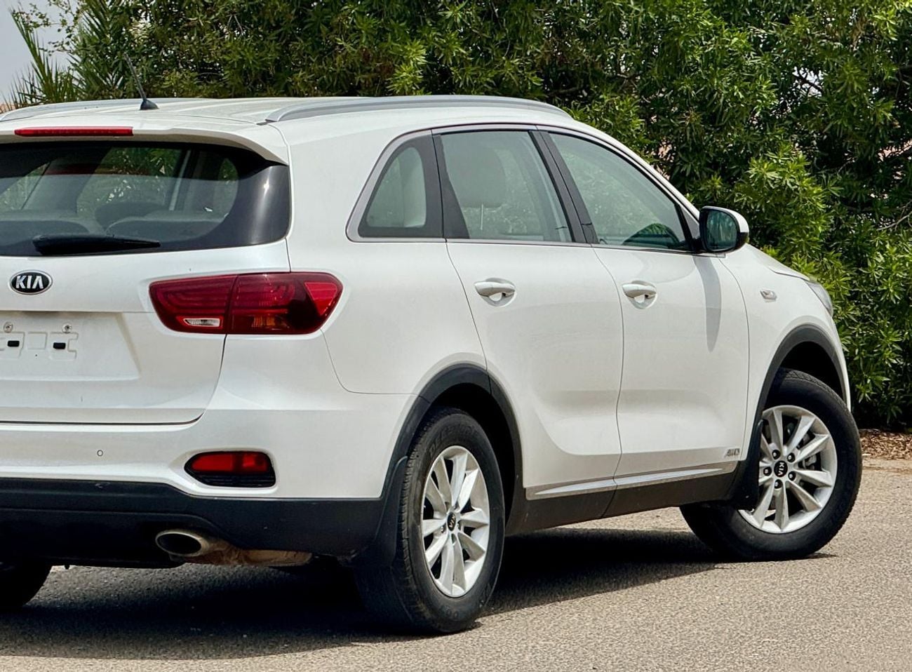 Kia Sorento Base 2.4L FWD 670-Monthly l GCC l 2.4L, Cruise, Camera l Accident Free