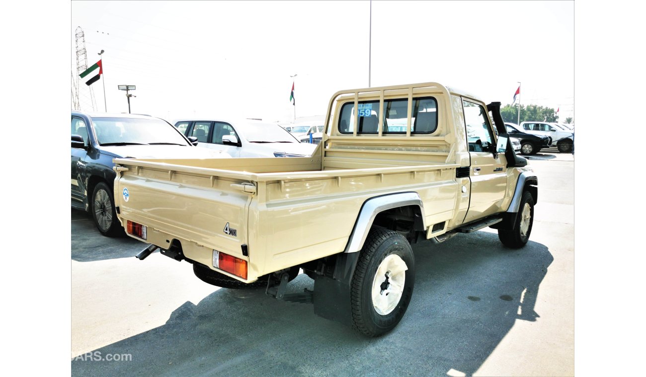 Toyota Land Cruiser Pick Up 4.2D, Alloy Rims, Power Windows, Over Fender, Hub Lock, Vinyl seat, LOT-TLC19