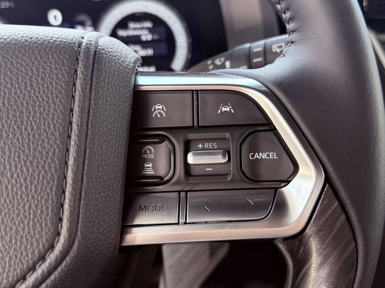 Toyota Land Cruiser 2026 TOYOTA LAND CRUISER 300 VXR 3.5 HYBRID HEV **EXPORT ONLY**التصدير فقط خارج الخليج***