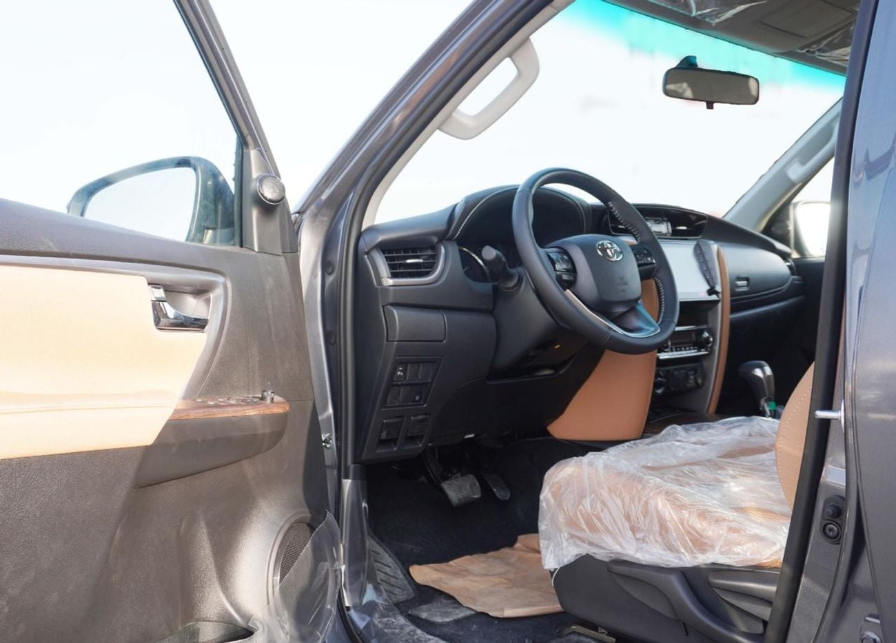 Toyota Fortuner GX2 4X4 2.7L TOYOTA FORTUNER GXR 4X4, 2.7L, A/T-2025