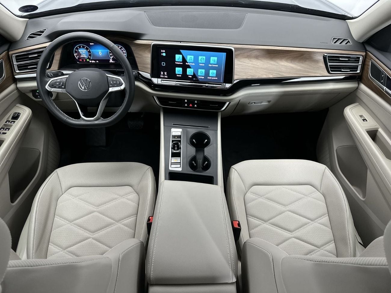 Volkswagen Teramont TRENDLINE Teramont Trend 2L | Excellent Value | UPGRADED Leather Seats | GCC Spec | VW Certified