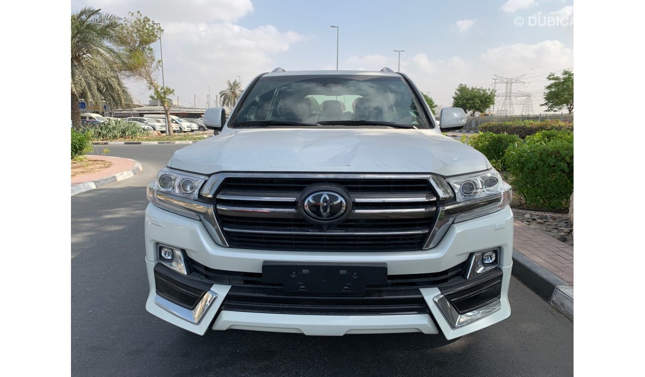 Toyota Land Cruiser VXS GRANDTOURING MY2021 ( DIAMOND SEATS / GT KIT / GT ALLOY WHEELS / STICKER ) GCC