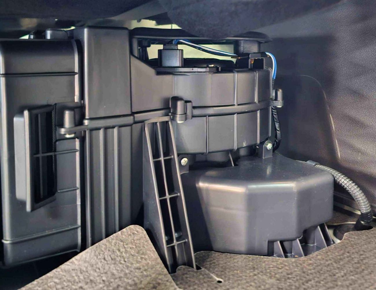 Toyota Hiace HIGHROOF GL/3.5L PETROL M/T V6/HIGH OPTION 13 SEATER/ CODE # HHGL35MP