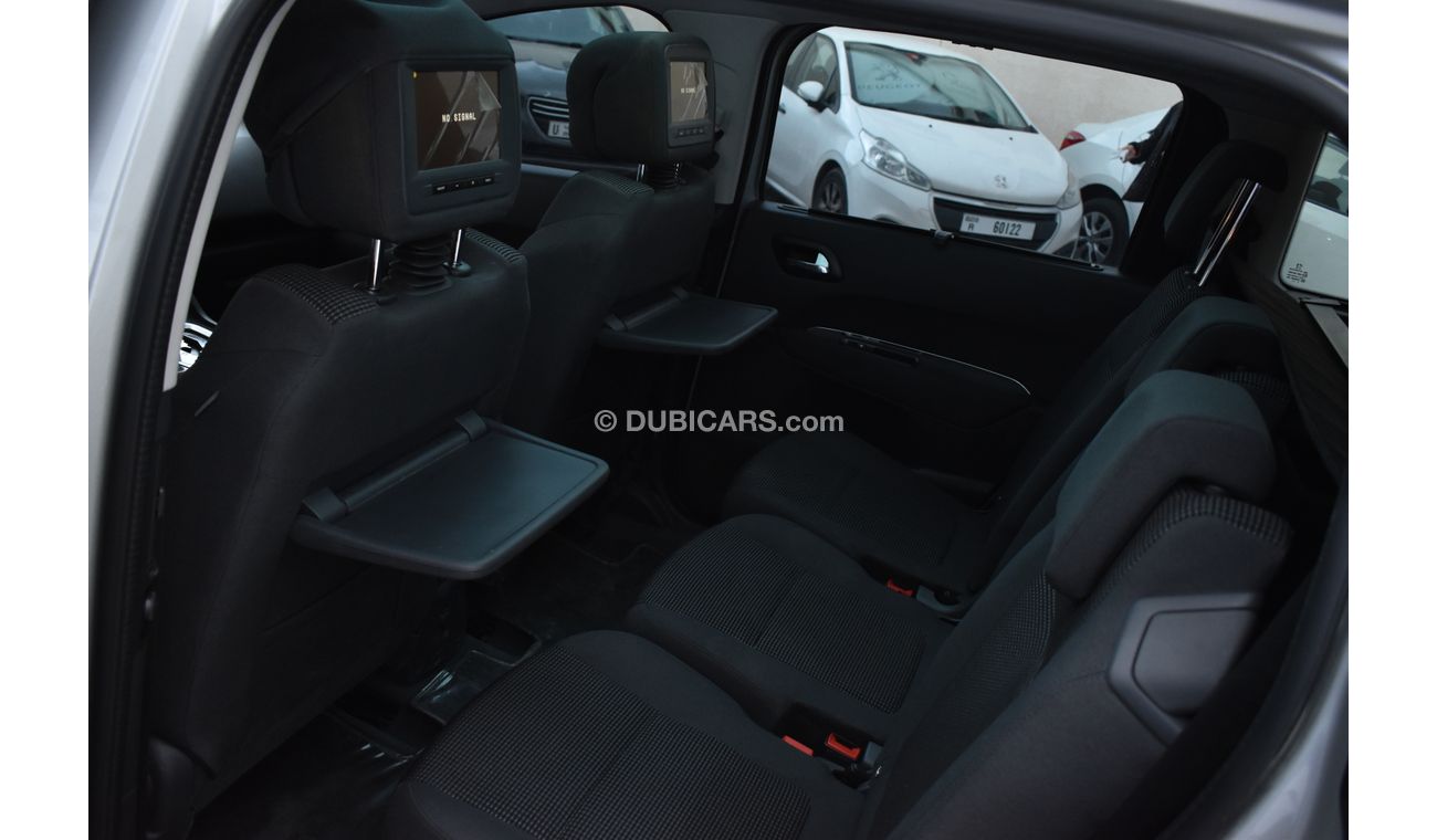 Peugeot 5008 1.6L PREMIUM 2017 GCC SPECS 7 SEATER SUV