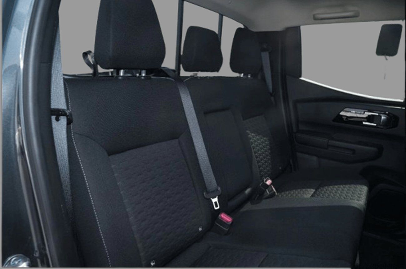 ميتسوبيشي L200 ECTP2M020 – 2025 Mitsubishi L200 Double Cab Pick Up GLX – 2.4L Petrol Manual – Silver with Black Int