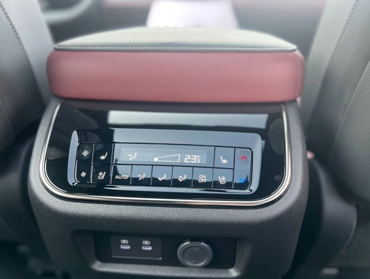 Infiniti QX80 Autograph Bench Chairs 3.5L