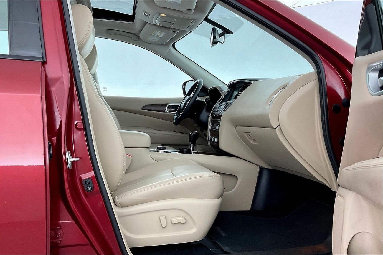 Nissan Pathfinder SV