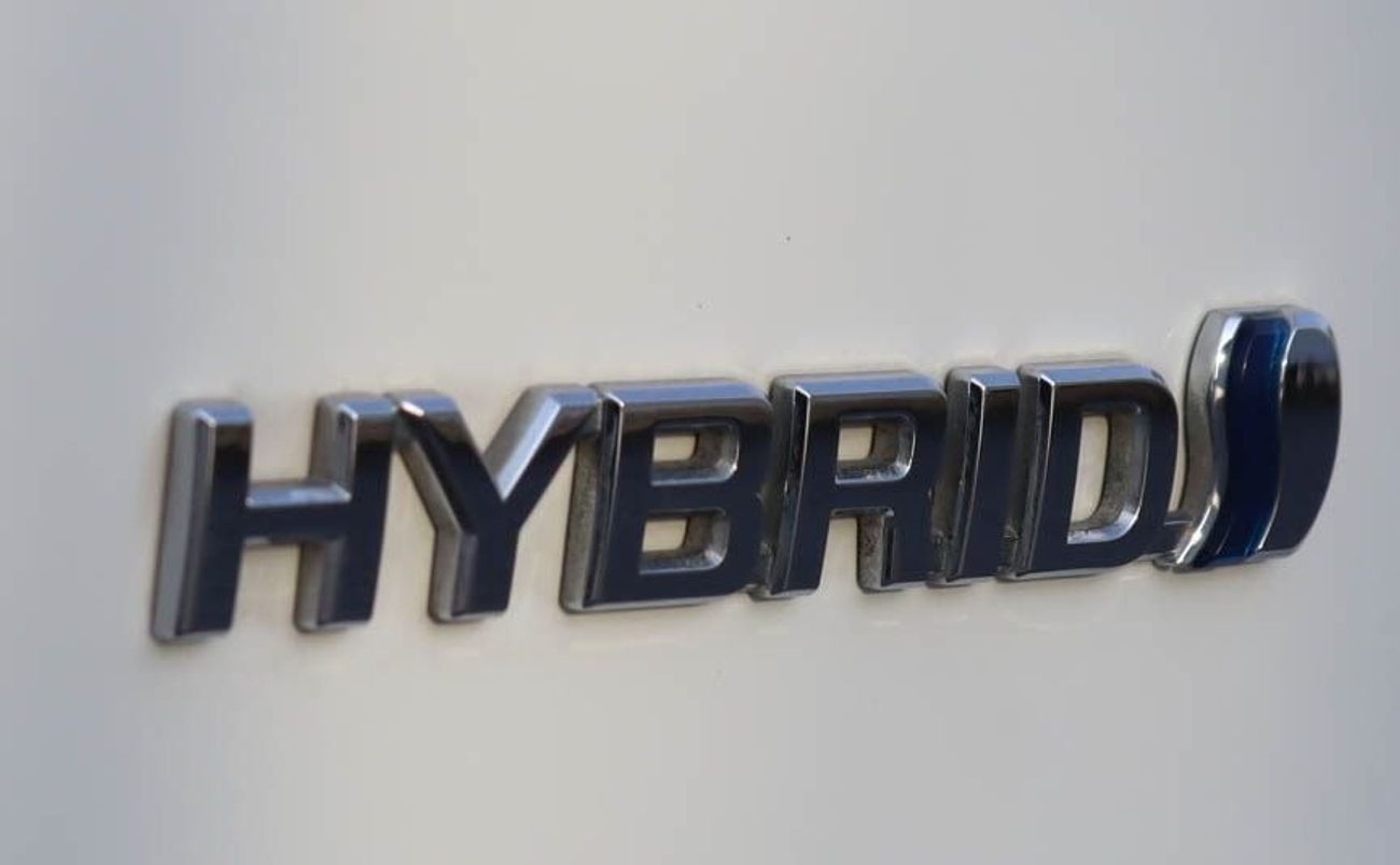 تويوتا كورولا كروس 1.8L XL (HEV) Toyota Corolla Cross Hybrid 1.8L 2022 GCC Original Paint Accident Free, excellent cond