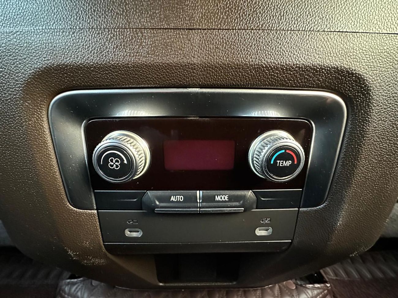 GMC Yukon GMC Yukon SLE _GCC_2022_Excellent Condition _Full option