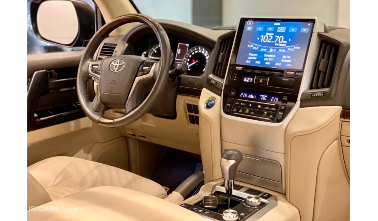 تويوتا لاند كروزر 2019 Toyota Land Cruiser V8 GXR Grand Touring, Toyota Warranty + Service Contract, Low KMs, GCC