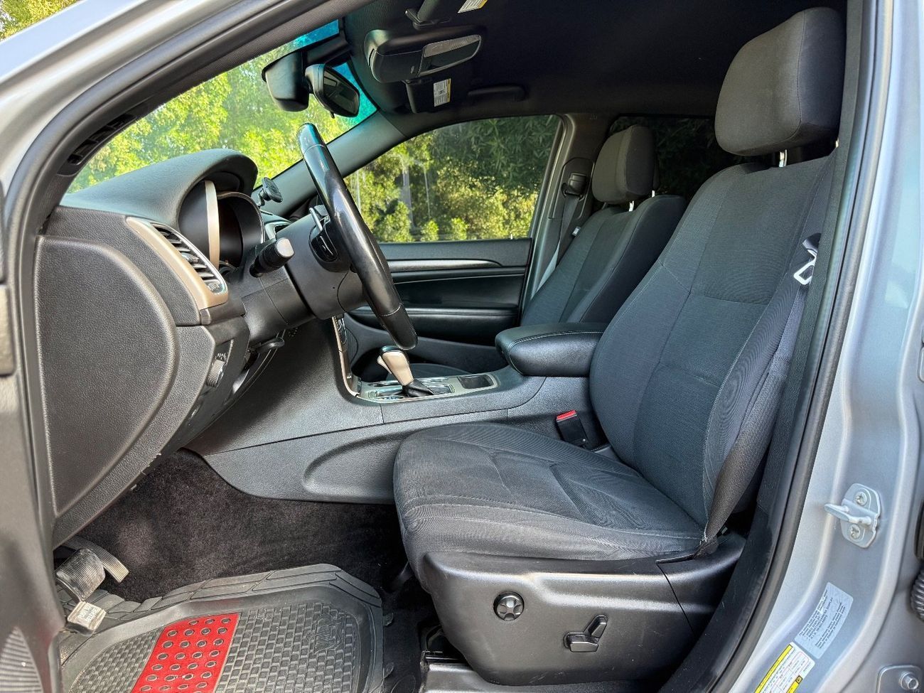 جيب جراند شيروكي Laredo 3.6L