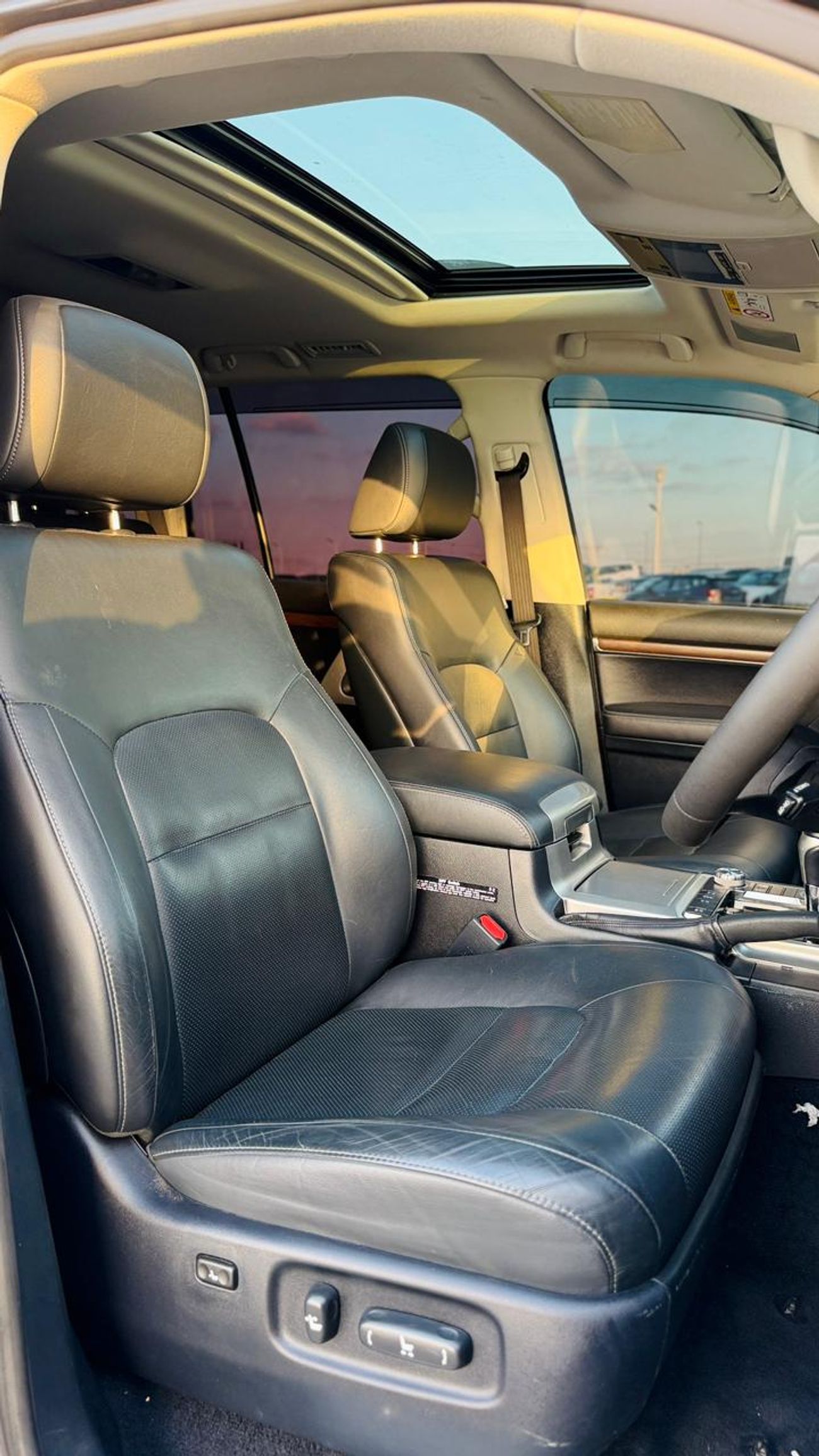 Toyota Land Cruiser 2017 | BULL BAR | PUSH START | SUNROOF | PARKING SENSOR | 4.5L DIESEL ENGINE | POWER SEAT | AT | RHD