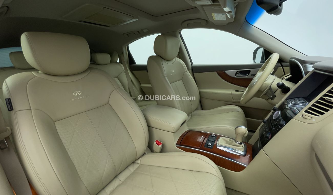 Infiniti QX70 LUXURY 3.7 | Under Warranty | Inspected on 150+ parameters