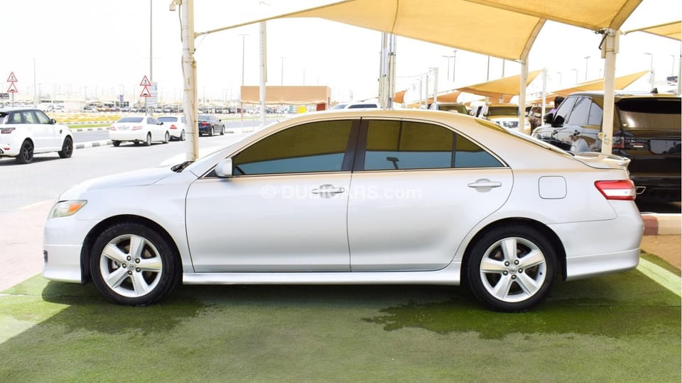 Used Toyota Camry SE V6 2011 for sale in Sharjah 517910