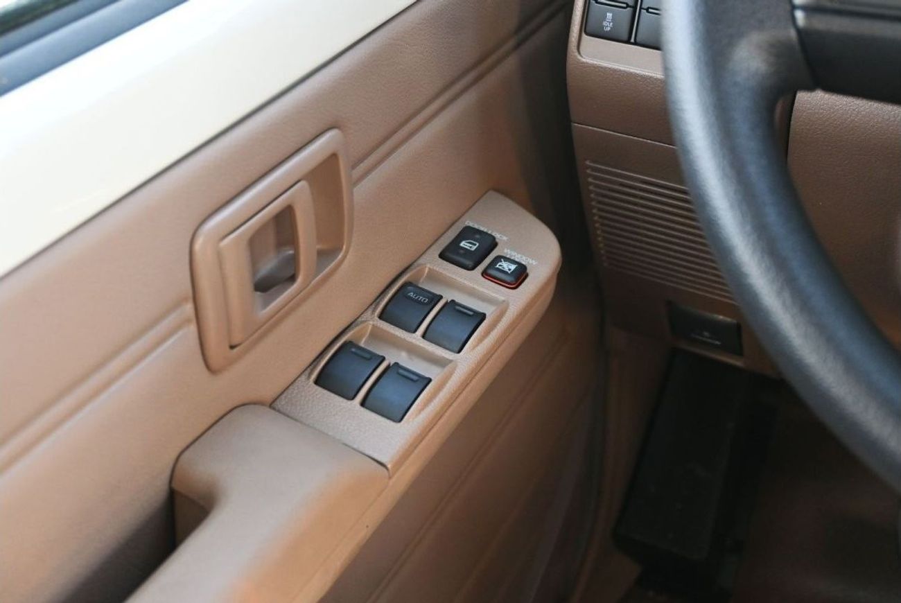 تويوتا لاند كروزر بيك آب تويوتا لاند كروزر (79 سلسلة) بيك اب 4WD 2024