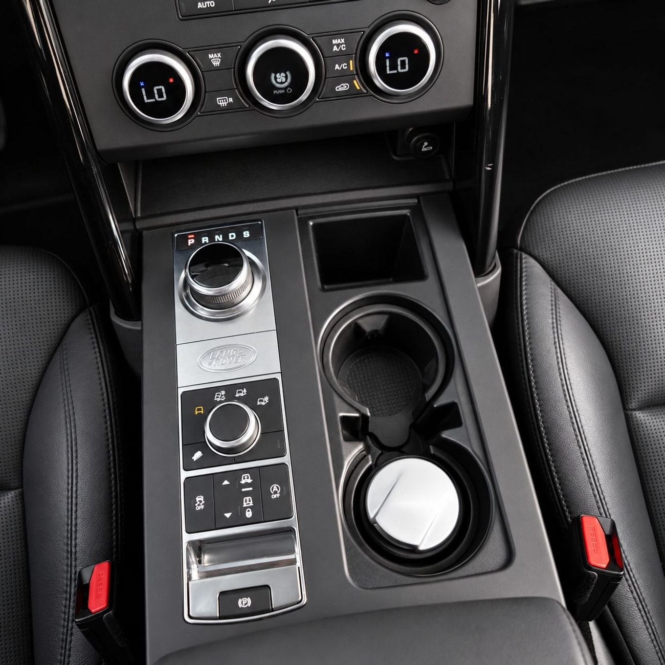 Land Rover Discovery SE AED 1,532 P.M • 0% Downpayment • Land Rover Discovery • 1 Year Warranty