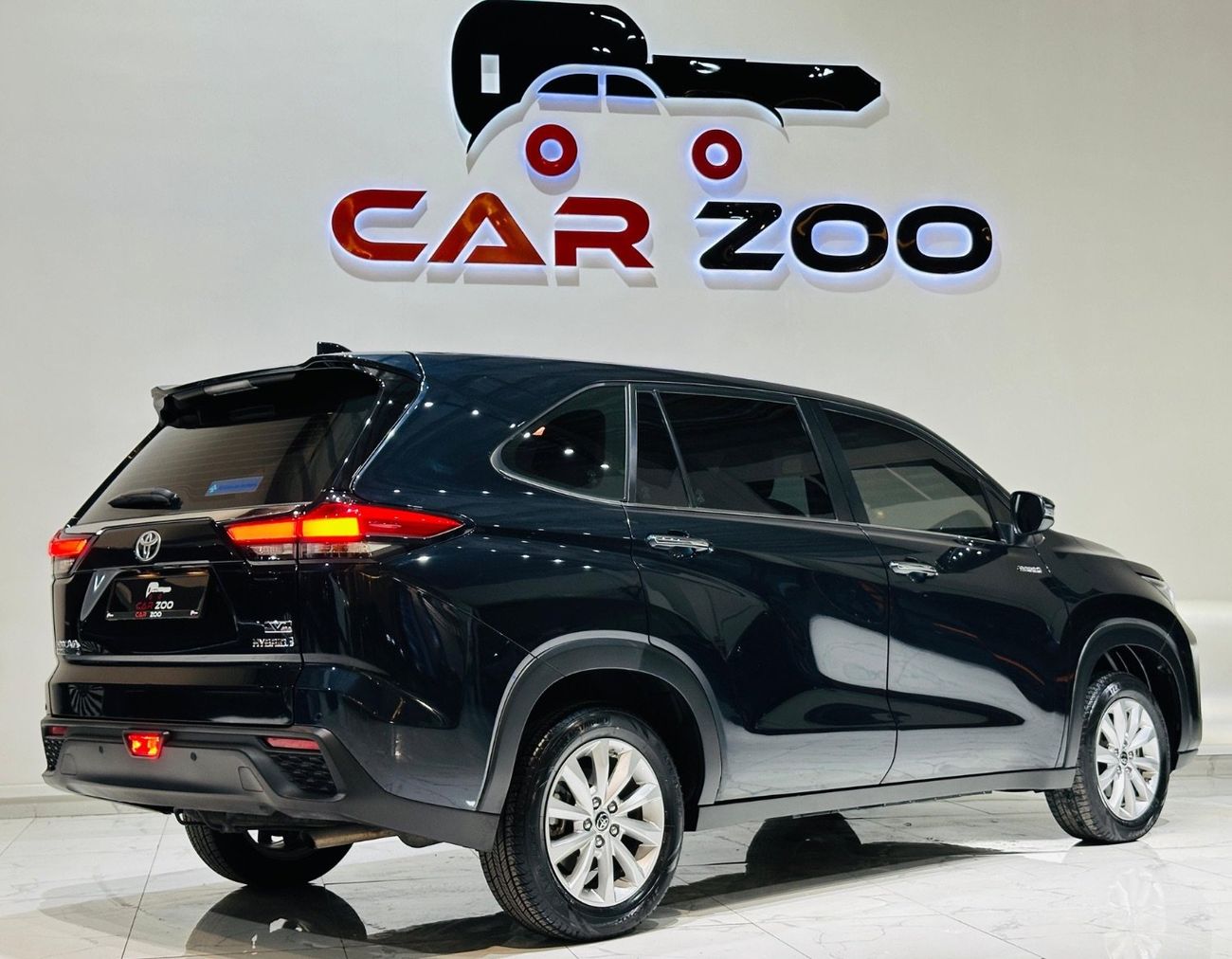 تويوتا إينوفا 2.0L HyCross 7S Hybrid